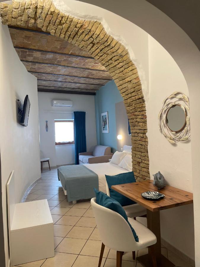 Barbarossa Sea Room Termoli Bagian luar foto