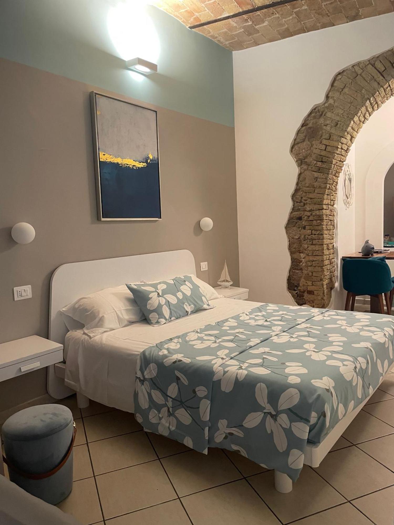 Barbarossa Sea Room Termoli Bagian luar foto